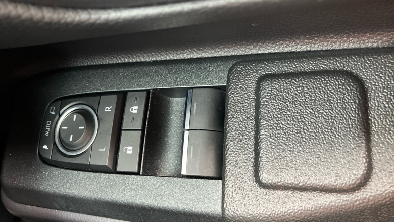 Toyota Land Cruiser Diesel 2.8D 205 Commercial Auto